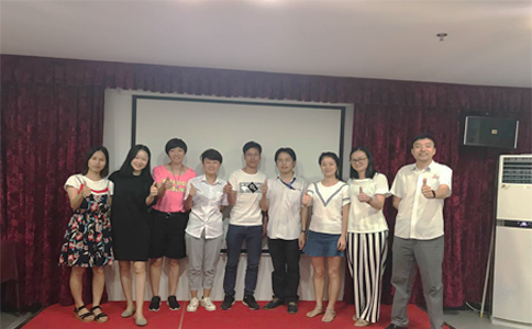  通發(fā)激光的家人們和各位美女初次見(jiàn)面！